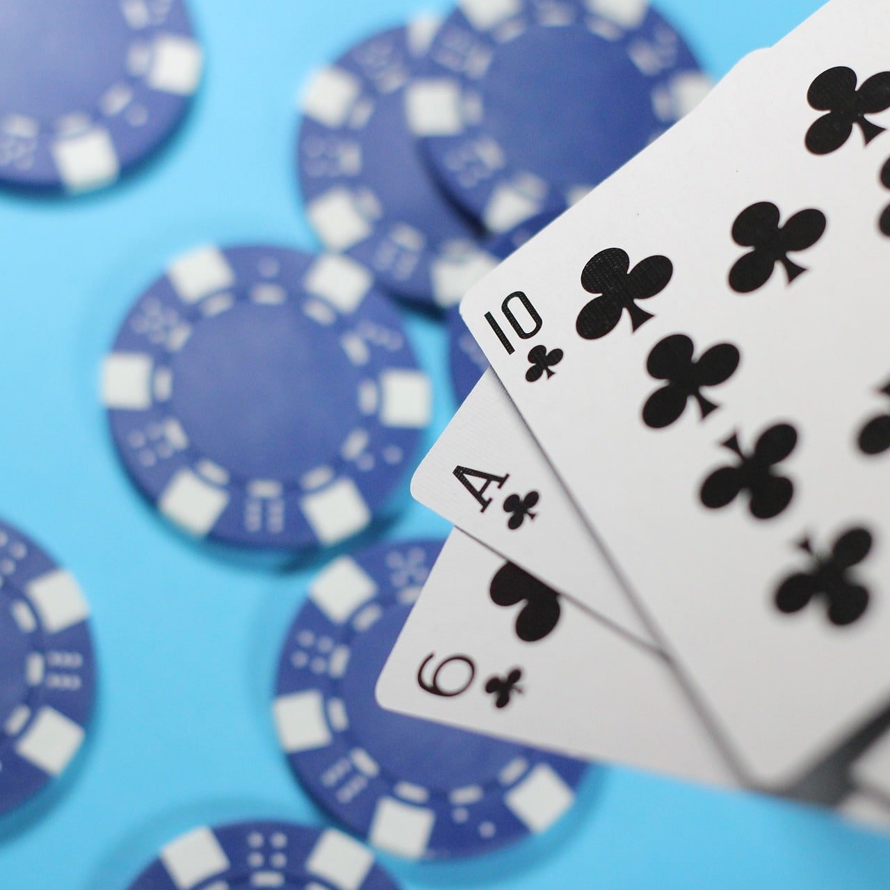 jiliks77 ကတ်ဂိမ်း Poker Texas Holdem ကတ်များနှင့် Chips မြင်ကွင်း