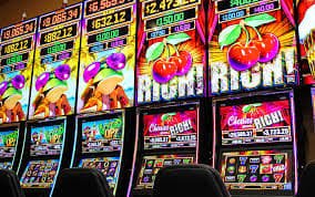 VIP Cashback နှင့် Bonus ရရှိသော ကစားသမား ဝမ်းမြောက်နေသော မြင်ကွင်း